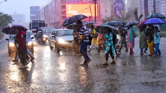 Rain Alert : आठवड्याच्या पहिल्याच दिवशी भयंकर संकट, महाराष्ट्रातील 19 जिल्ह्यांना पाऊस झोडपणार, या राज्यांनाही गंभीर इशारा