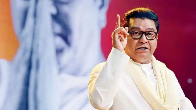 रिक्षा चालकांसाठी मराठी सक्तीचा मुद्दा तापणार? राज ठाकरेंची मोठी मागणी