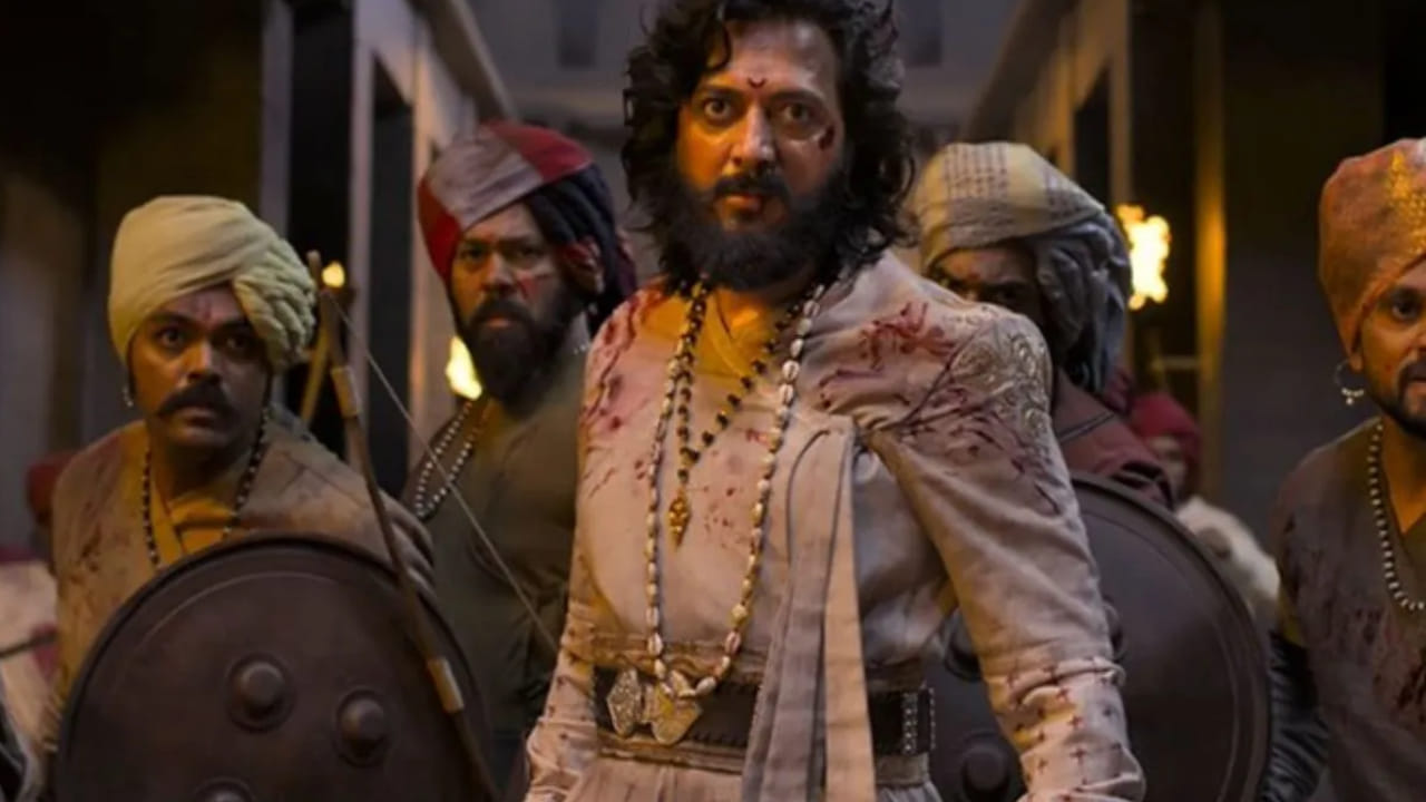 अभिनेता रितेश देशमुखचा बहुचर्चित ऐतिहासिक चित्रपट 'राजा शिवाजी' येत्या 1 मे रोजी जगभरात प्रदर्शित होणार आहे. छत्रपती शिवाजी महाराजांच्या शौर्यगाथेवर आधारित असलेल्या या भव्य चित्रपटाची प्रेक्षकांमध्ये प्रचंड उत्सुकता आहे. विशेष म्हणजे या चित्रपटात बॉलिवूड सुपरस्टार सलमान खानचा कॅमिओ आहे.