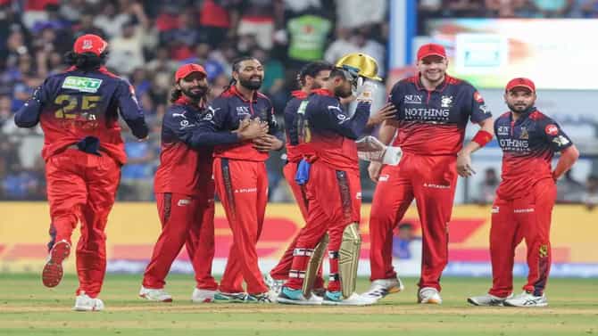 MI vs RCB : मुंबईचा सलग तिसरा पराभव, आरसीबीचा वानखेडेत 18 धावांनी विजय