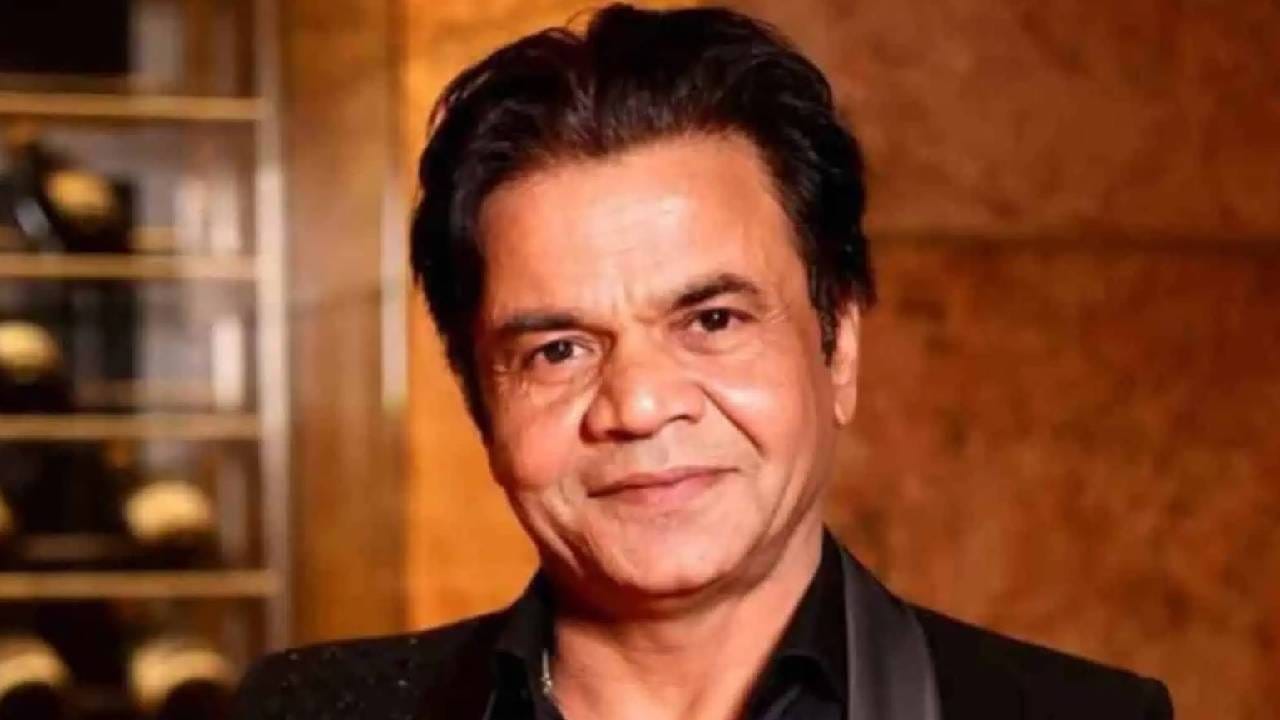 अभिनेता राजपाल यादवला या चित्रपटासाठी दीड कोटी रुपये मानधन मिळालं आहे. तर जीशू सेनगुप्ताने एक कोटी रुपये स्वीकारले आहेत. 'भूत बंगला' या चित्रपटाचा एकूण बजेट 120 कोटी रुपये असून यात दमदार कलाकारांची फौज पहायला मिळतेय.  
