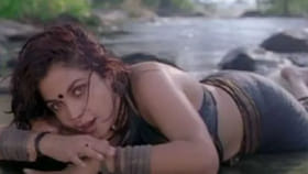 ब्लाउज सोडून या अभिनेत्रीने विनोद खन्नासोबत केलेला रोमँटिक डान्स.