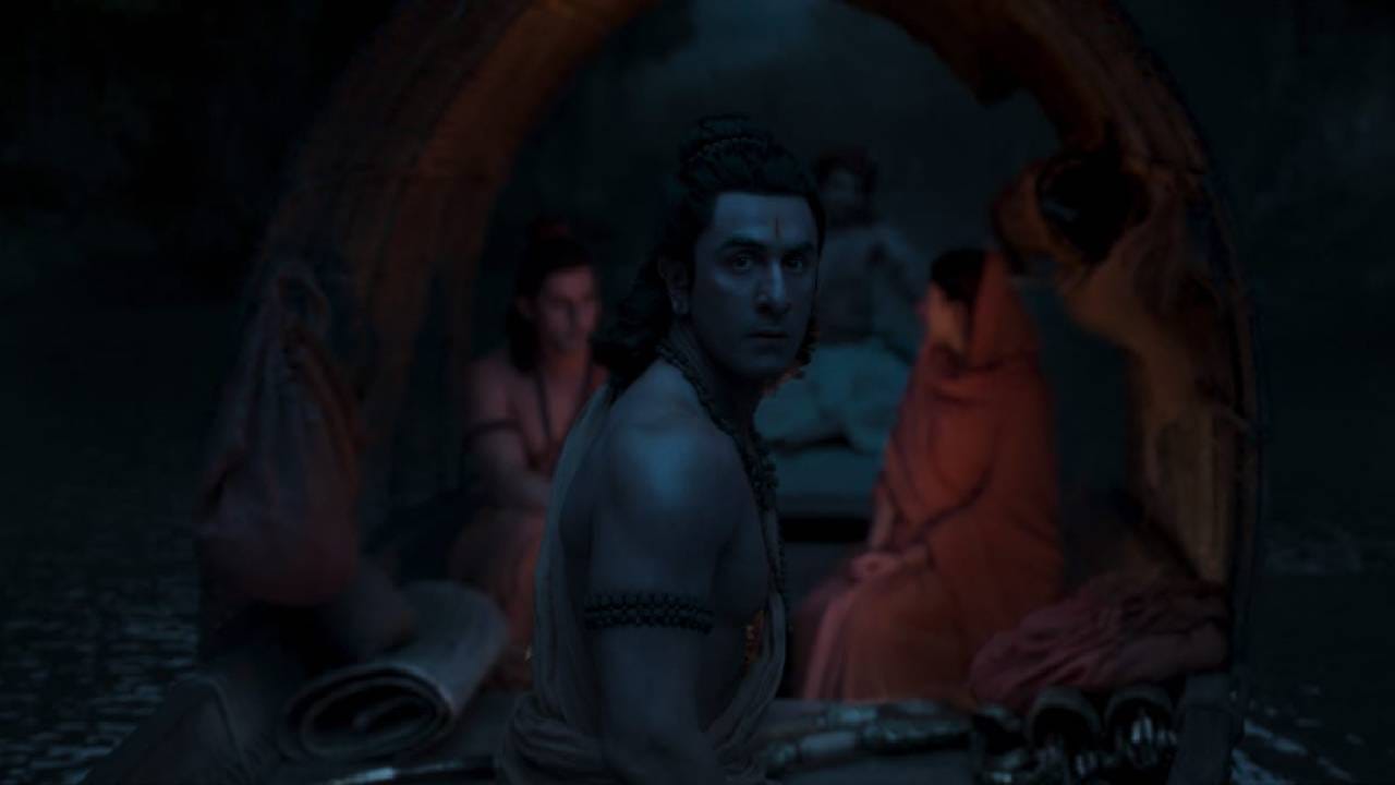 या चित्रपटात कलाकारांची मोठी फळीच पहायला मिळणार आहे. केजीएफ स्टार यश यामध्ये रावणाच्या भूमिकेत दिसणार आहे. तर साई पल्लवी, रवी दुबे, सनी देओल यांच्याही महत्त्वपूर्ण भूमिका आहेत. 
