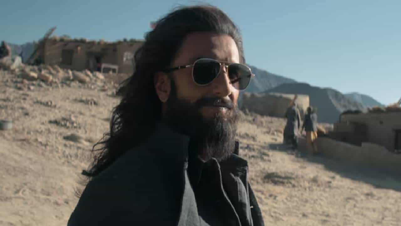 आदित्य धर दिग्दर्शित 'धुरंधर : द रिव्हेंज' या चित्रपटाने केवळ भारतातच नाही तर जगभरातही प्रचंड लोकप्रियता मिळवली आहे. कमाईच्या बाबतीत या चित्रपटाने अनेक विक्रम मोडले आहेत. भारतात सर्वाधिक कमाई करणारा हा तिसरा चित्रपट ठरला आहे. परंतु आता या चित्रपटाचा खेळ खल्लास करण्यासाठी एक जबरदस्त चित्रपट थिएटरमध्ये प्रदर्शित झाला आहे.