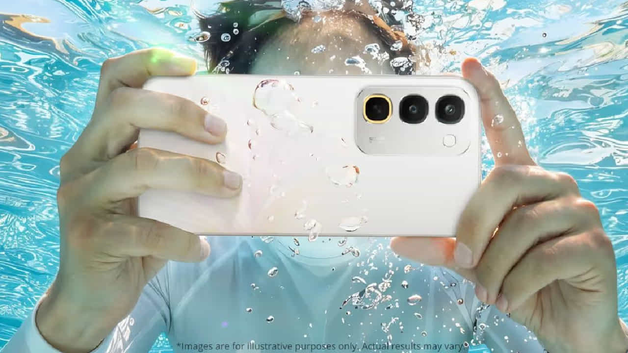 रियलमीच्या या नवीन फोनची बॅटरी इतकी मोठी आहे की दिवसभर चार्जिंगची चिंता मिटेल, जाणून घ्या किंमत व खास फिचर्स