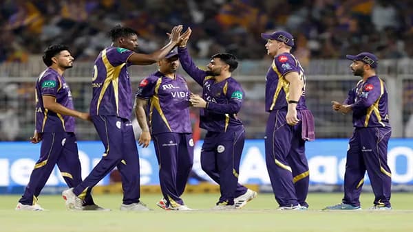 KKR vs PBKS Toss : केकेआरला पंजाब विरूद्धच्या सामन्यात मोठा झटका, 2 मॅचविनर फिरकीपटू आऊट, कुणाला संधी?