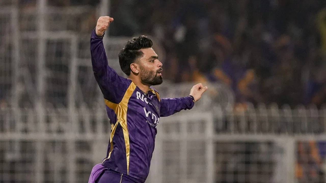 रिंकु सिंह या यादीत पहिल्या क्रमांकावर येतो. त्याने 47 सामन्यात 36 झेल पकडले आहेत. फक्त एकच झेल त्याच्या हातून सुटला आहे. त्याची झेल पकडण्याची क्षमता 97.3 टक्के आहे. त्यामुळे मागच्या पाच वर्षांची आकडेवारी पाहता रिंकु सिंह बेस्ट क्षेत्ररक्षक आहे. (Photo- PTI)