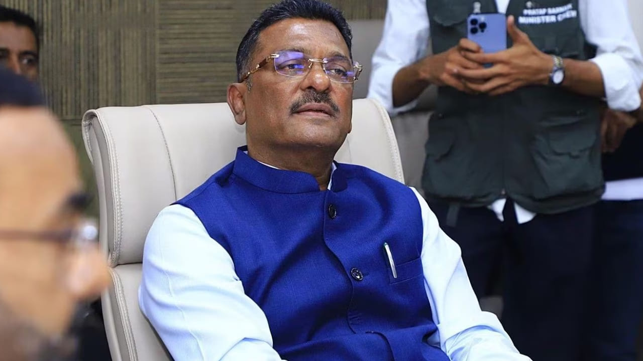 अशातच  झी 24 तासच्या विशेष मुलाखतीत राज्याचे परिवहनमंत्री प्रताप सरनाईक यांनी विविध मुद्द्यांवर त्यांनी उत्तरे दिली. 