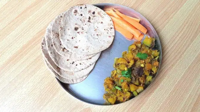 ताटात तीन पोळ्या एकत्र का नाही दिल्या जात नाही?