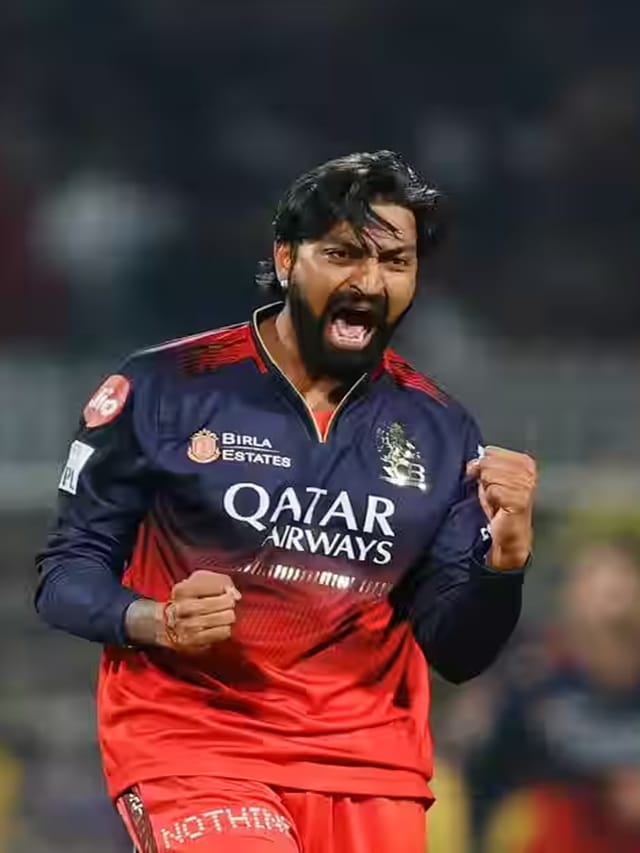 फिरकीपटू कृणाल पंड्याचं ऐतिहासिक 'शतक', ठरला सहावाच गोलंदाज