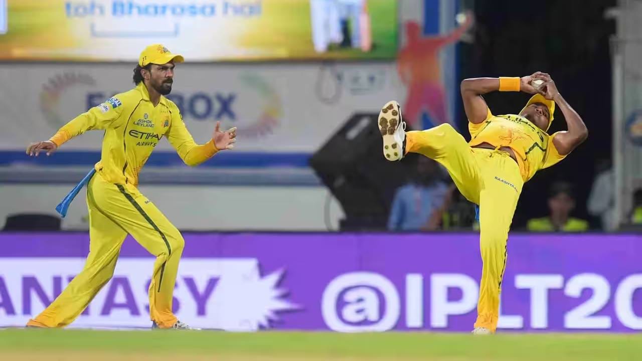 IPL 2026: कर्णधार ऋतुराज गायकवाडने केलेली चूक गुर्जपनीत सिंगने सुधारली, अन्यथा.. IPL 2026: कर्णधार ऋतुराज गायकवाडने केलेली चूक गुर्जपनीत सिंगने सुधारली, अन्यथा..