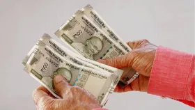 नोकरदारांसाठी महत्त्वाची बातमी, 1 तारखेला पगार मिळणार नाही; कारण....