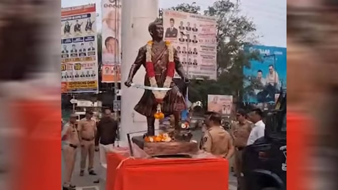 रातोरात बसवला छत्रपती संभाजी महाराजांचा पुतळा, पोलिसांकडून कारवा
