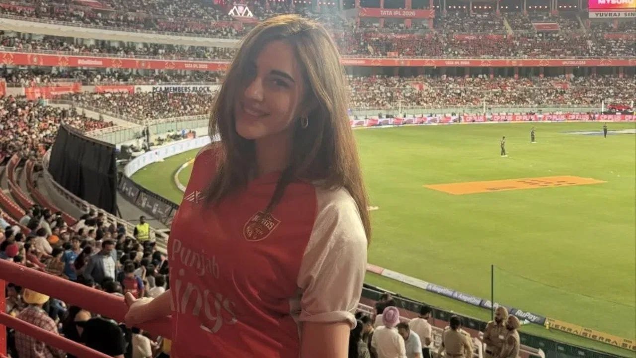 आयपीएल सामन्या दरम्यान समरीन कौर हिचे अनेक फोटो व्हायरल झाले होते, ज्यामध्ये ती एका आयपीएल सामन्यादरम्यान स्टेडियममध्ये पंजाब किंग्सला प्रोत्साहन देताना दिसली होती; यामुळे या दोघांच्याबद्दलची चर्चा सुरु झाली आहे. (फोटो सौजन्य-गूगल)