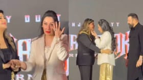 अचानक काय झालं, संजू बाबाच्या पत्नीला इवेंटमध्ये सर्वांसमोर कोसळलं रडू.