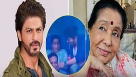 शाहरुख खान याने आशा ताईंचा उष्टा चहाचा कप उचलेला तेव्हा...