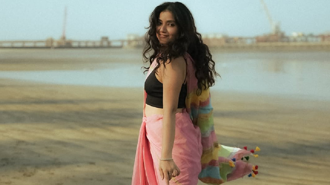 याशिवाय तिने रॅपर बादशाहसोबतही काम केलं आहे. तसेच Int. Cafe Night या शॉर्ट फिल्मची कथा तिने लिहिली होती. या चित्रपटाचं दिग्दर्शन अधिराज बोस यांनी केलं होतं, तर ज्येष्ठ अभिनेते नसीरुद्दीन शाहने त्यात प्रमुख भूमिका साकारली होती.