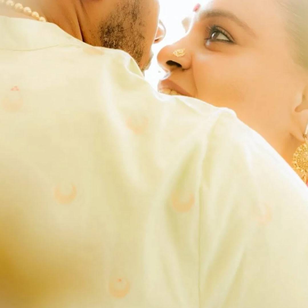 शानू शर्मामुळे रणवीर सिंहचा बॉलिवूडमध्ये प्रवेश होऊ शकला. कास्टिंग डायरेक्टर म्हणून तिने रणवीरवर विश्वास ठेऊन संधी दिली. बँड बाजा बारात चित्रपटासाठी तिने रणवीरला निवडलं. दोघांमध्ये खास बॉन्डिंग आहे. 