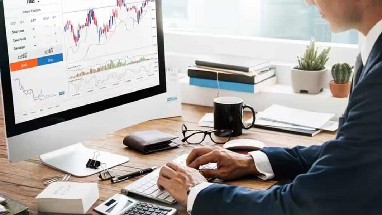 तर या वर्षी कंपनीने 30 जानेवारी 2026 रोजी एक्स डिव्हिडंड ट्रेड केला होता. तेव्हा कंपनीने पात्र गुंतवणूकदारांना एका शेअरवर 8 रुपयांचा फायदा दिला होता. त्यामुळे या कंपनीकडे गुंतवणूकदारांचे पूर्वीपासून लक्ष आहे. आता कंपनीने पुन्हा एकदा लाभांशाची घोषणा केली आहे. 