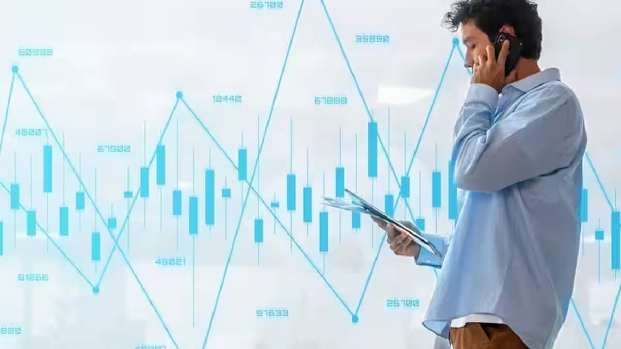 Bumper Dividend: Oracle Financial company च्या शेअरमध्ये तुफान आले आहे. ओरॅकल फायनान्शिअल सर्व्हिसेजचा शेअर गुरुवारी तुफान पळाला. बीएसईवर हा शेअर 9 टक्क्यांनी उसळून 8889.55 रुपयांवर पोहचला. एकाच दिवसात हा शेअर 700 रुपयांनी वधारला. 