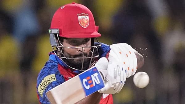 आयपीएलमध्ये पाच कॅप्टन्सवर स्लो ओव्हआर रेटच्या दंडाची कारवाई करण्यात आली आहे. यात सर्वात वर श्रेयस अय्यर आहे. त्याने दोनवेळा चूक केली. श्रेयस अय्यरवर आतापर्यंत 36 लाख रुपये दंडाची कारवाई झाली आहे. श्रेयस पंजाब किंग्सचा कॅप्टन आहे. श्रेयसवर आधी 12 लाख आणि दुसऱ्यांदा 24 लाख दंडाची कारवाई झाली.
