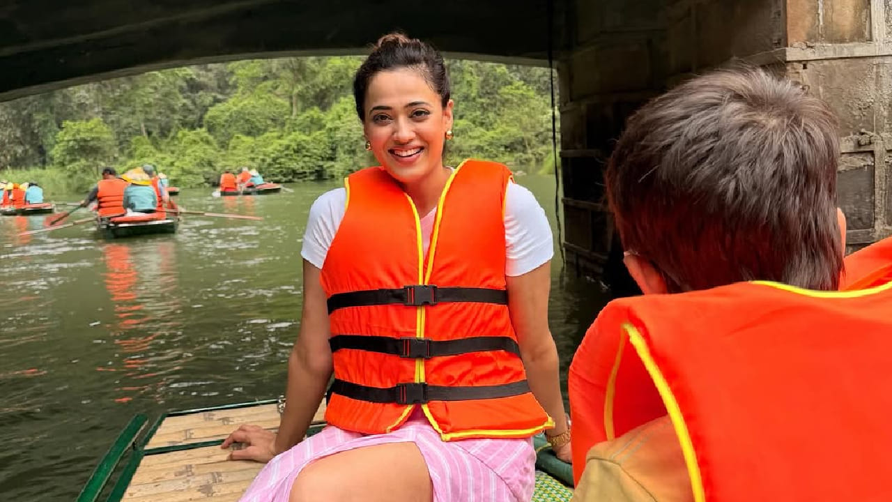 काही कमेंट्समुळेही चर्चेला उधाण आलं आहे, ज्यात चाहत्यांनी तिच्या फॅशनबद्दल वेगवेगळ्या अपेक्षा व्यक्त केल्या. मात्र, या सगळ्या प्रतिक्रियांमध्ये एक गोष्ट स्पष्टपणे दिसून येते. श्वेता तिवारीची लोकप्रियता आजही कायम आहे.