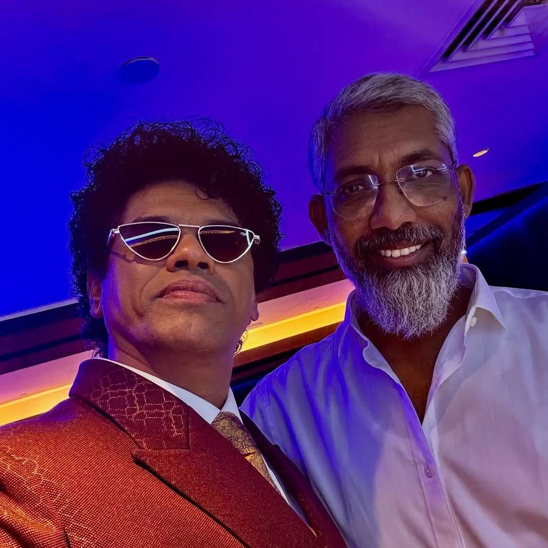 'नटाला प्रत्येक वेळेला चांगलं काम करायची संधी हवी असते आणि कुणीतरी तो विश्वास टाकावा अशी त्याची इच्छा असते.  म्हणून तूच लिहिलेला डायलॉग तुलाच सारखा सारखा ऐकवतो. “शुक्रिया सेठ ....काम देने के लिए नही...भरोसा रखने के लिये- आपला सिद्धू,' असं सिद्धार्थ जाधवने म्हटलंय. 
