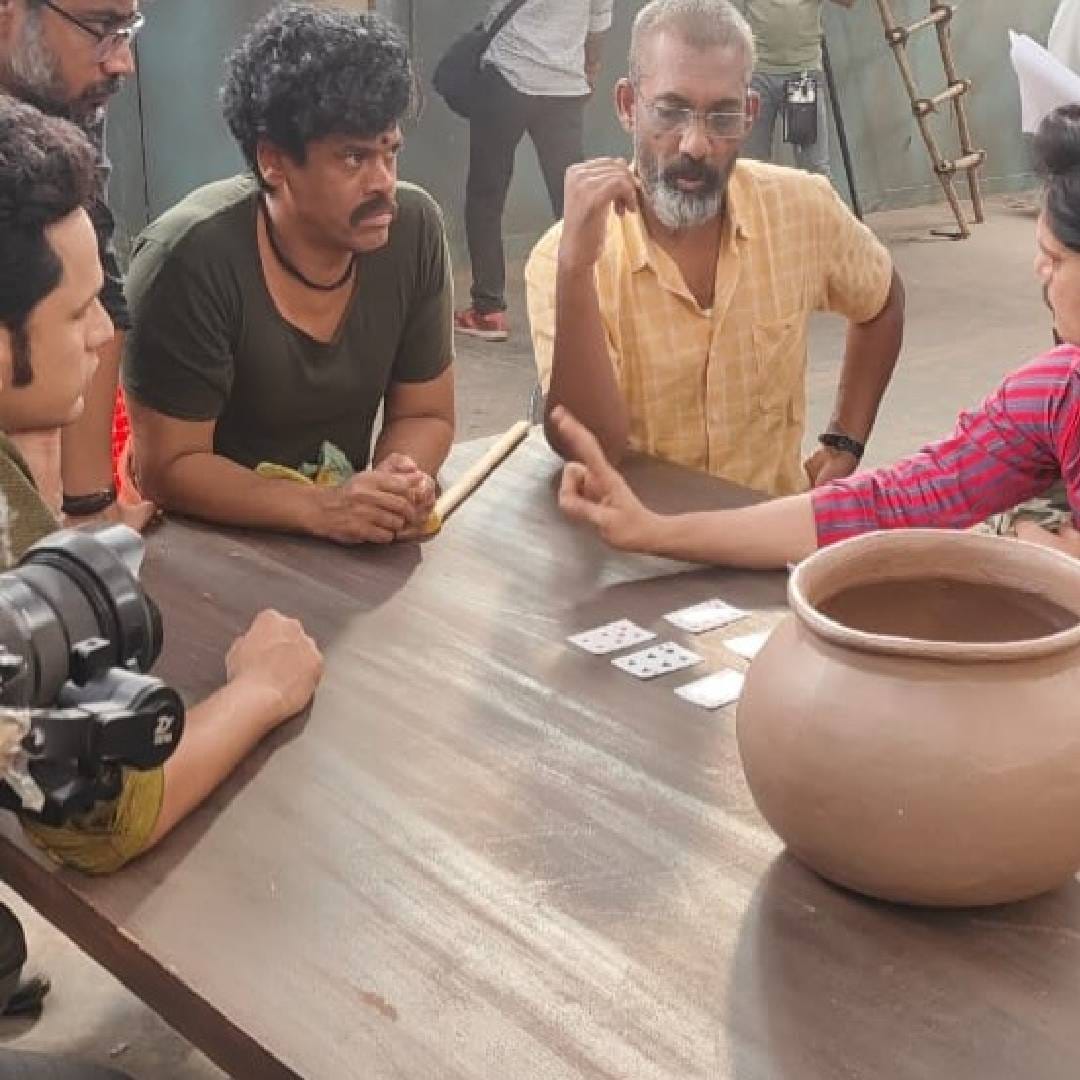 मटका किंग ही वेब सीरिज जुगाराचा बादशहा रतन खत्रीवर आधारित आहे. यामध्ये विजय वर्मा, गुलशन ग्रोवर, कृतिका कामरा आणि सई ताम्हणकर यांच्या भूमिका आहेत. 
