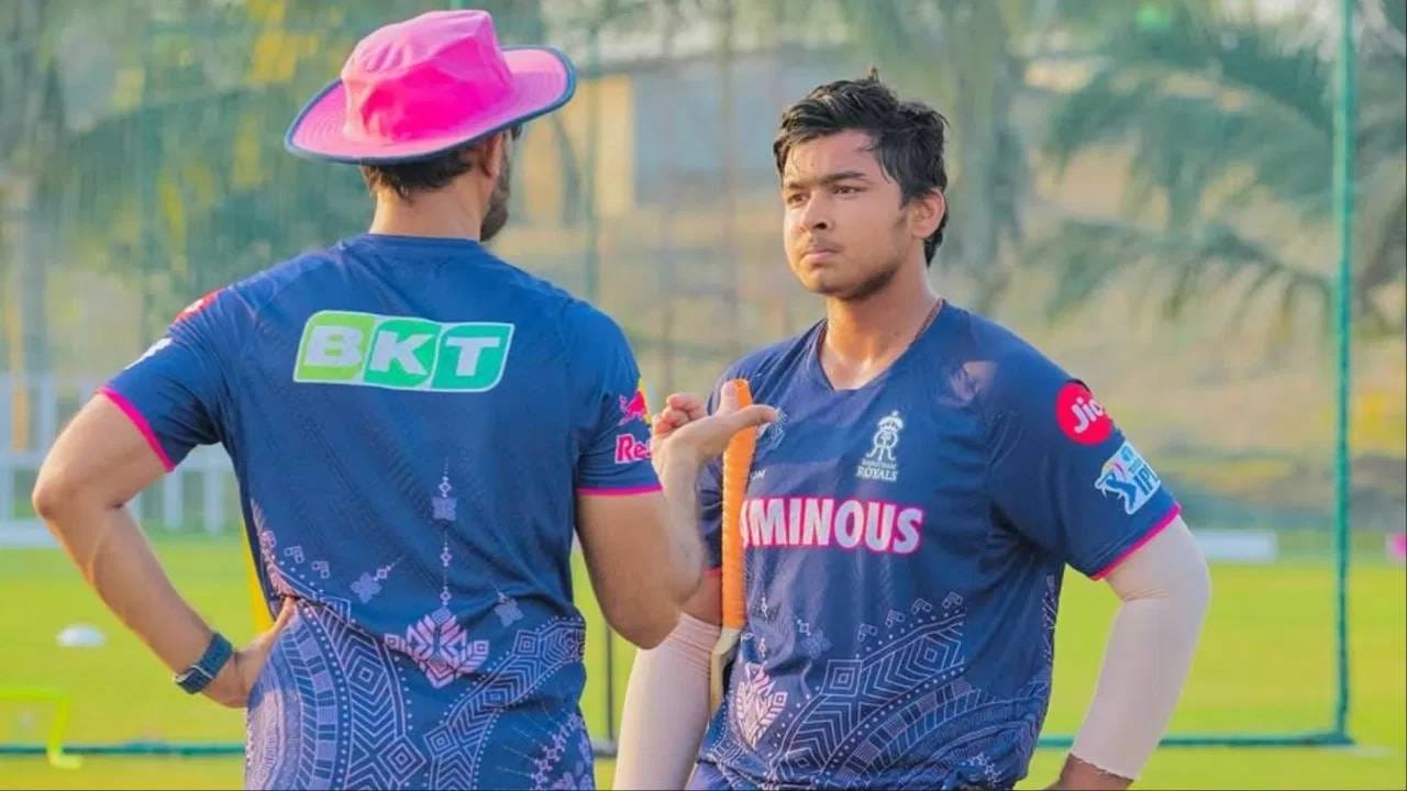 वैभव आयपीएलचा हा सीजन गाजवतोय. त्याच्या नावावर सर्वाधिक 200 धावा आहेत. ऑरेंज कॅपच्या शर्यतीत तो सर्वात पुढे आहे. त्याशिवाय सर्वाधिक 18 सिक्स या सीजनमध्ये त्याच्या नावावर आहेत. 266 या स्ट्राइक रेटने सध्या त्याने सगळ्यांनाच मागे टाकलय. 