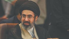 जगातील फक्त या व्यक्तीच्या आदेशानंतर होर्मुज खाडी खुली करू, इराणची..