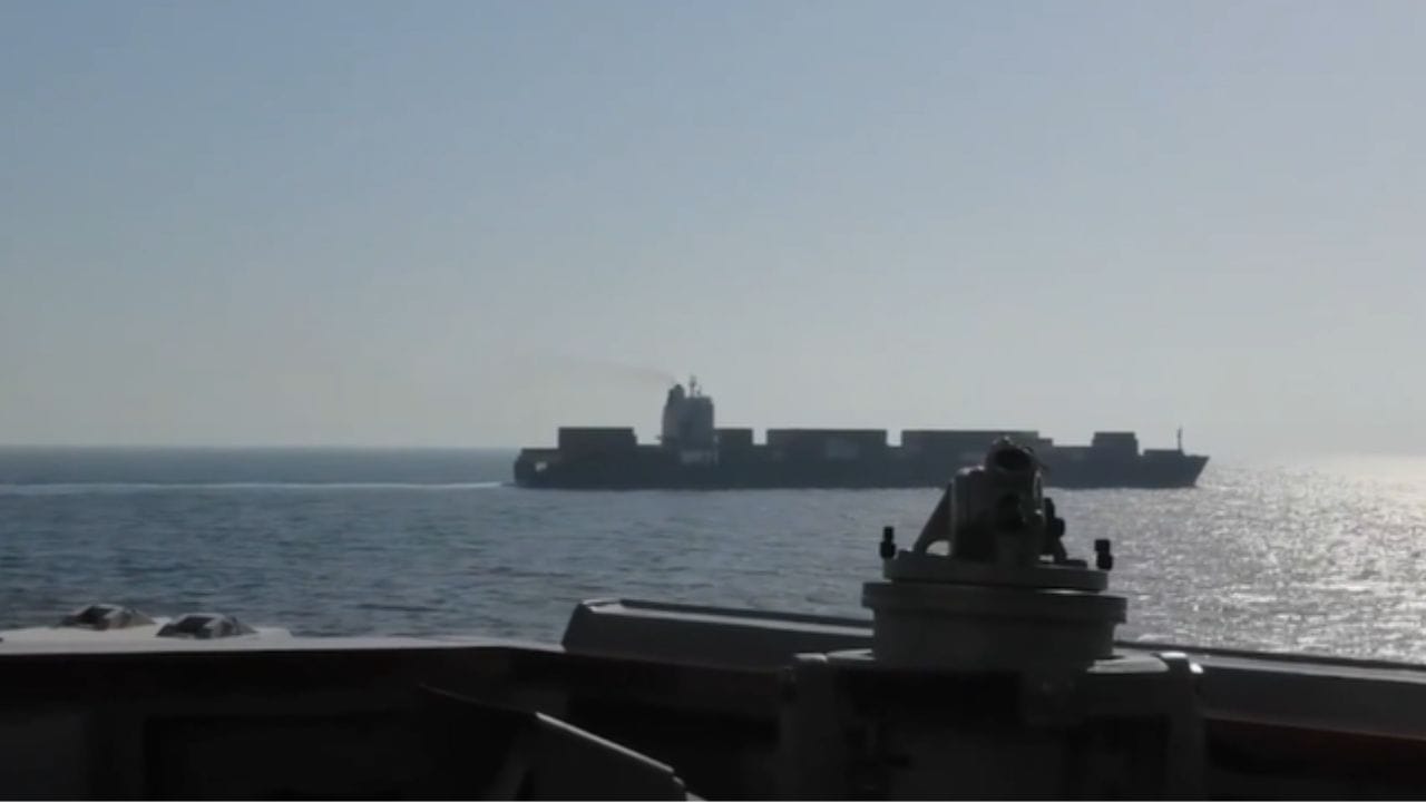 होर्मुज खाडीत हाहाकार! अमेरिकेकडून मोठी कारवाई, जगात खळबळ, भारतीय..