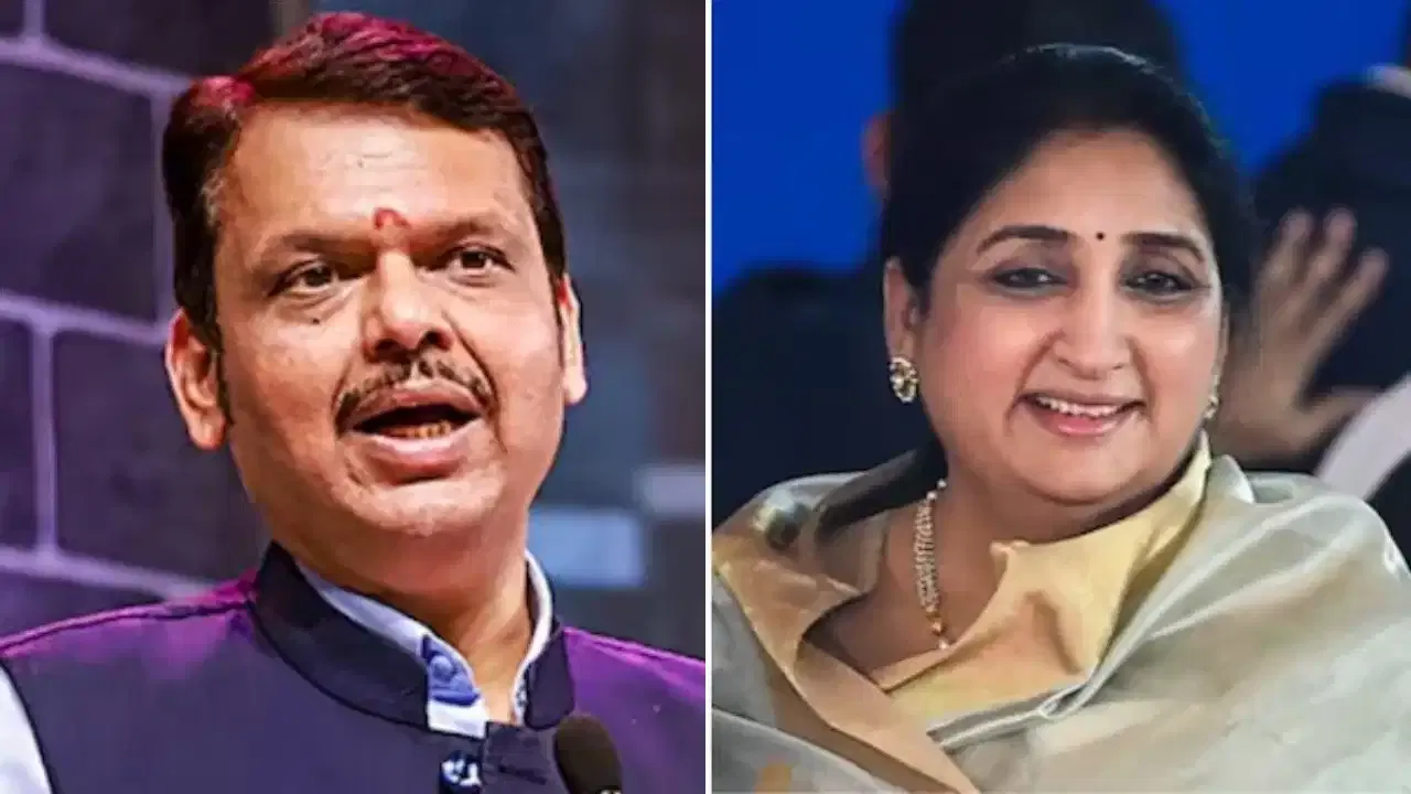 सुनेत्रा पवार बिनविरोध निवडून येण्यासाठी आता फडणवीस मैदानात; काँग्रेसच्या बड्या नेत्याला फोन? सुनेत्रा पवार बिनविरोध निवडून येण्यासाठी आता फडणवीस मैदानात; काँग्रेसच्या बड्या नेत्याला फोन?