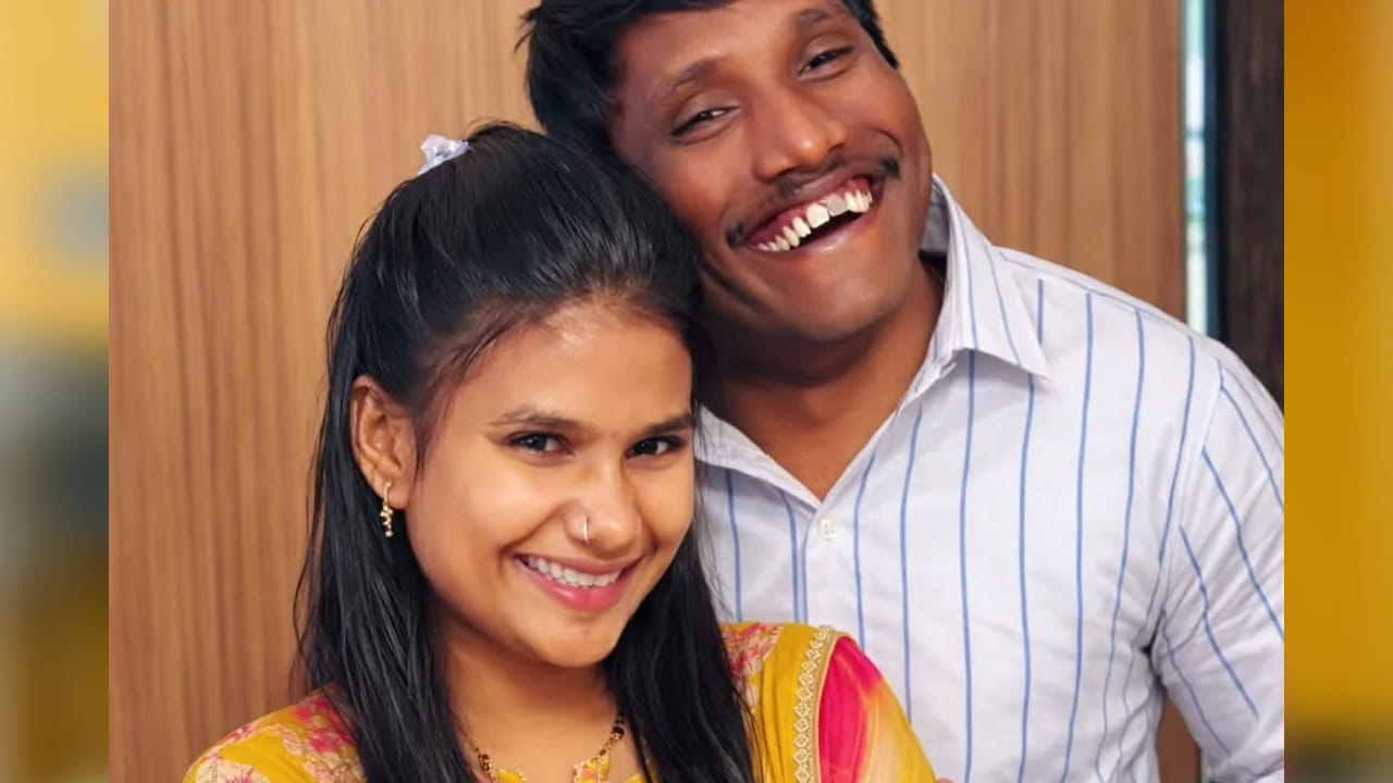 ‘बिग बॉस मराठी’ सीझन 5 चा विजेता आणि सोशल मीडिया स्टार सूरज चव्हाण पुन्हा एकदा चर्चेत आला आहे. यावेळी कारण आहे त्याची पत्नी संजना चव्हाण हिने शेअर केलेली एक पोस्ट. या पोस्टमुळे दोघांच्या आयुष्यात लवकरच चिमुकल्या पाहुण्याचं आगमन होणार का अशी चर्चा रंगली आहे.