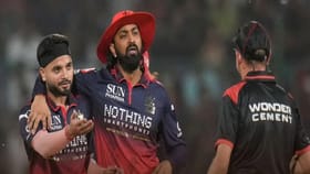 सूयश शर्माचा कहर, 24 पैकी 20 डॉट बॉल, पहिल्यांदाच असं घडलं.