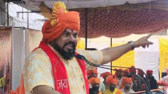 एका घरात 5 बंदुका ठेवा अन् औरंगजेबाच्या कबरीवर...; प्रसिद्ध आमदाराचे खळबळजनक विधान