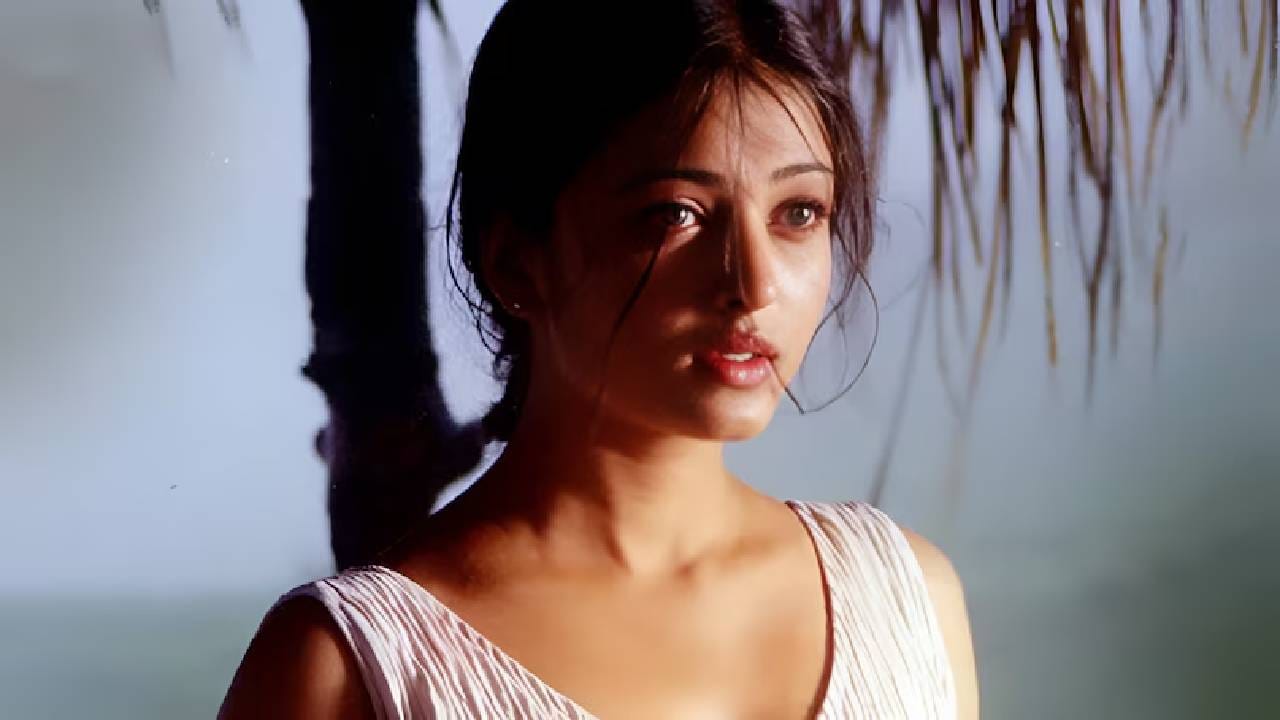 सुभाष घई यांनी या चित्रपटाचे दिग्दर्शन आणि निर्मिती करण्यासोबतच लेखनही केले होते. चित्रपटात ऐश्वर्या राय, अक्षय खन्ना आणि अनिल कपूर मुख्य भूमिकेत होते, तर अमरीश पुरी आणि आलोक नाथ यांनी सहाय्यक भूमिका साकारल्या होत्या. ए.आर. रहमान यांचे जबरदस्त संगीत आणि आनंद बक्षी यांचे बोल या चित्रपटाचा आत्मा ठरले. सुमारे ११ कोटी रुपयांच्या बजेटमध्ये बनलेल्या या चित्रपटाने जवळपास ५१.१६ कोटी रुपयांची कमाई केली, म्हणजेच आपल्या बजेटपेक्षा अनेक पटींनी जास्त नफा मिळवला. याच कारणामुळे तो त्या वर्षातील चौथा सर्वाधिक कमाई करणारा हिंदी चित्रपट ठरला.