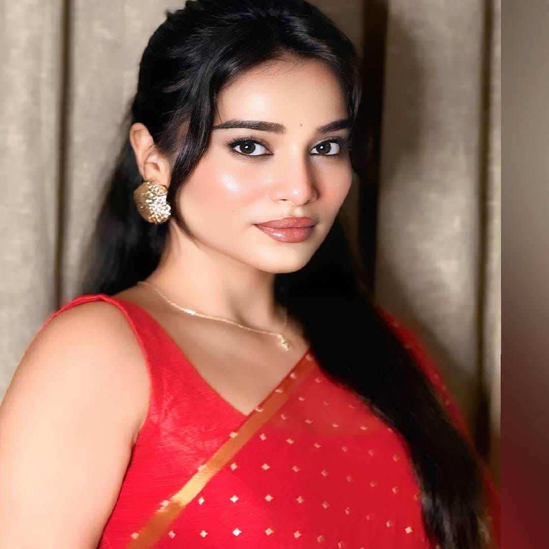 'बिग बॉस मराठी 6' जिंकल्यानंतर तिला बक्षीस म्हणून 15 लाख रुपयांचा धनादेश आणि 10 लाख रुपयांचं डायमंड ज्वेलरीचं वाऊचर मिळालं. यानंतर तन्वीच्या संपत्तीत आणखी वाढ झाली आहे. मिळालेल्या माहितीनुसार, तन्वीची एकूण संपत्ती 58 ते 80 लाख रुपयांदरम्यान आहे. मालिका आणि जाहिरातींमधून ती बराच पैसा कमावते. 
