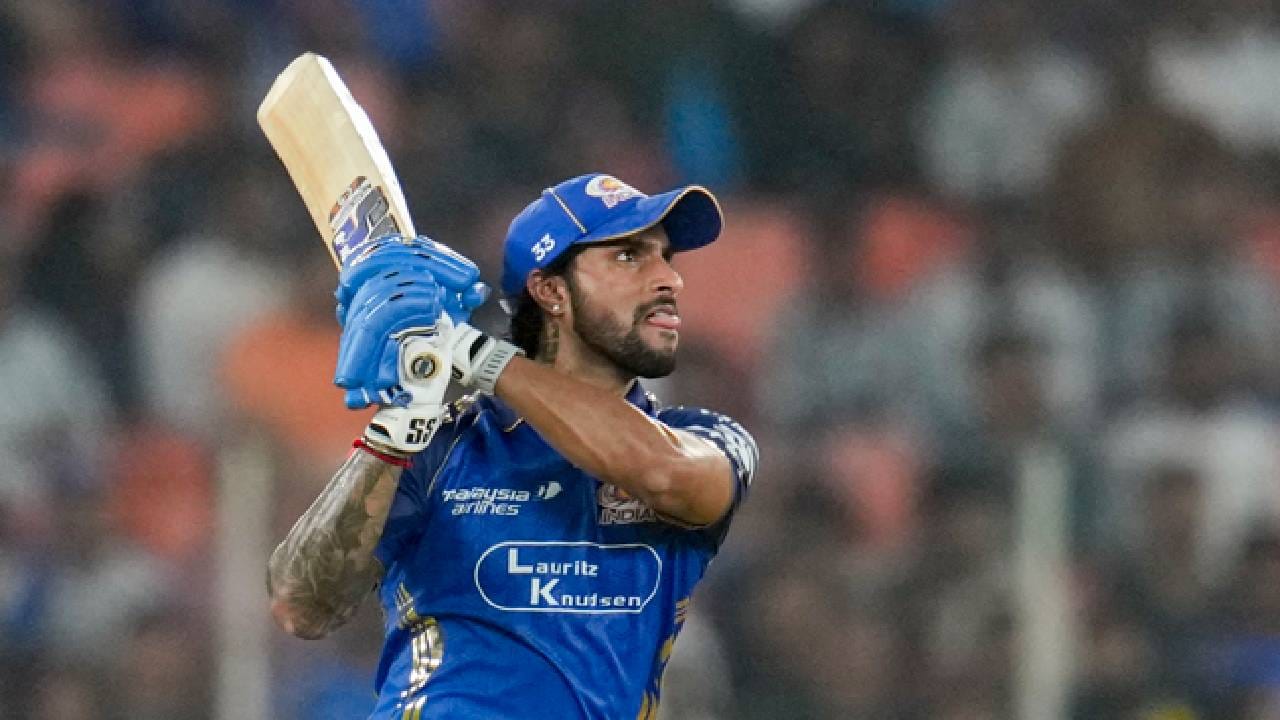  "तुम्हाला माहितीय हार्दिक कसा आहे ते. त्याच्यात नेहमी जोश भरलेला असतो. मी खूप शांत आणि रिलॅक्स होतो. तो मला प्रोत्साहन देत होता, तू करु शकतोस. तू जिंकू शकतोस" असं तिलक वर्माने सांगितलं.  Getty Images