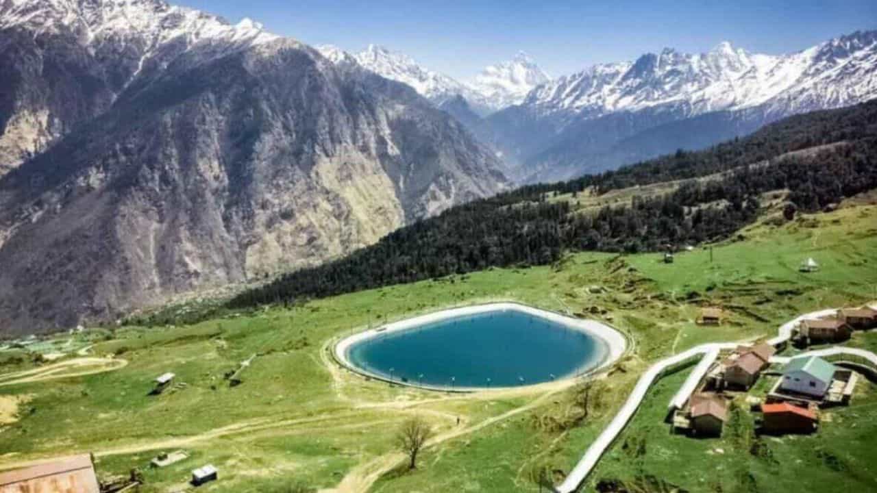 Tourism : उन्हाळ्याच्या सुट्टीत फिरण्याचा प्लॅन? ही 7 ठिकाणे आहेत बेस्ट