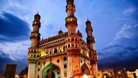 हैदराबाद फिरायला जाताय तर 'या' 5 सर्वोत्तम स्थळांना द्या भेट.