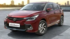 नवीन कार घेताय? थांबा... टोयोटाच्या गाड्यांवर मिळतोय बंपर डिस्काउंट