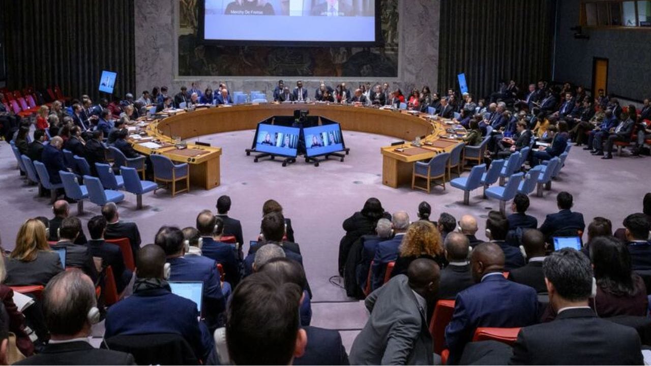 मोठी बातमी! इराणचा अमेरिकेला दणका, थेट मारली मोठी बाजी, जोरदार वाद, संयुक्त राष्ट्र..