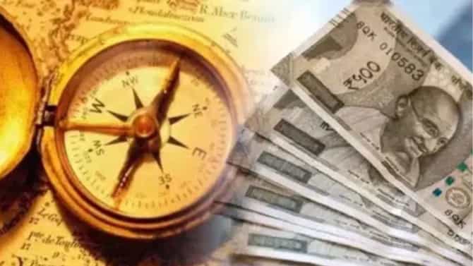 Vastu Shastra : कर्जातून सुटका पाहिजे? आर्थिक संकट येतायेत? मग करा हे सोपे उपाय