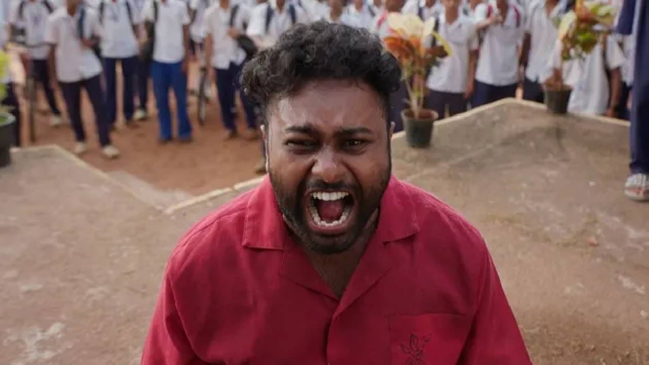 या दमदार कामगिरीमुळे 'वाझा 2'ने मल्याळम चित्रपटसृष्टीतील या वर्षातील सर्वांत यशस्वी चित्रपटांच्या यादीत अव्वल स्थान पटकावलं आहे. येत्या काळात हा चित्रपट 'लोका: चाप्टर 1'चाही विक्रम मोडू शकतो, असा अंदाज आहे. 
