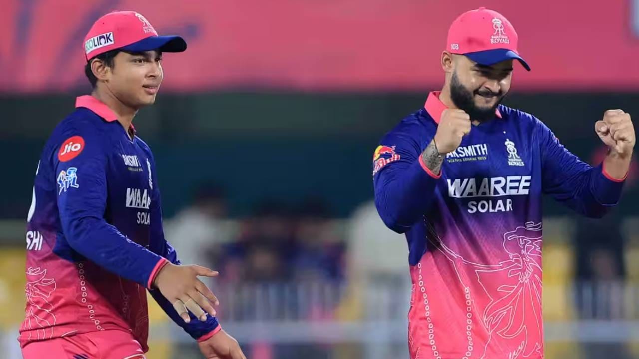 आयपीएल 2026 स्पर्धेत वैभव सूर्यवंशी ऑल टाइम रेकॉर्ड सेट करणार असल्याचा दावा केला जात आहे. असं आम्ही नाही तर वैभव सूर्यवंशीचे प्रशिक्षक सांगत आहे. वैभव सूर्यवंशीचे प्रशिक्षक मनीष ओझा यांनी टीव्ही 9 शी बोलताना असा दावा केला आहे. त्यामुळे या विक्रमाबाबत ऐकून वाचून सर्वांची उत्सुकता वाढली आहे. (Photo: BCCI/IPL)