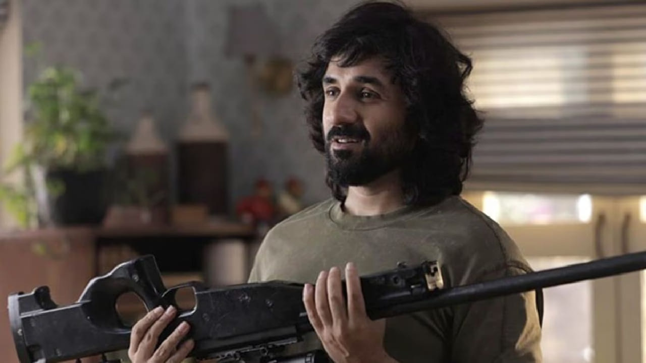 OTT वर रिलीज होताच ‘हॅप्पी पटेल’ची लोकप्रियता झपाट्याने वाढू लागली. सध्या हा चित्रपट ओटीटीवर ट्रेंडिंग लिस्टमध्ये तिसऱ्या क्रमांकावर आहे. प्रेक्षकांकडून या चित्रपटाला चांगला प्रतिसाद मिळत असून सोशल मीडियावरही या चित्रपटाबाबत सकारात्मक चर्चा सुरू आहे.