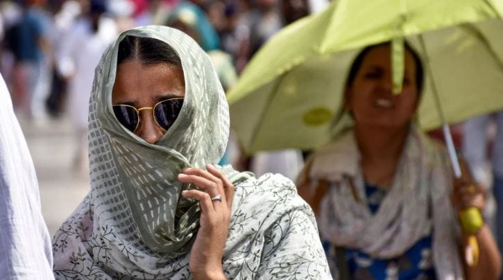 तसेच पुणे, सोलापूर आणि राज्यातील इतर भागात हवामान कोरडे राहण्याची शक्यता आहे. या भागात हवामान 32 ते 38 अंश सेल्सिअसपर्यंत राहण्याची शक्यता आहे.