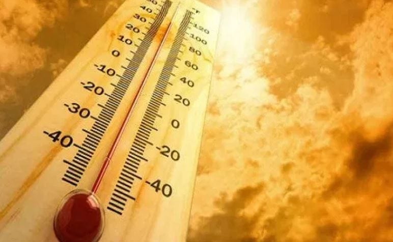 दुसरीकडे मराठवाडा, विदर्भातही अशीच स्थिती राहू शकते. परंतु मराठवाड्यातील लातूरसारख्या काही भागात 9 एप्रिल रोजी हलका पाऊस होण्याची शक्यता आहे. काही ठिकाणी पाऊस तर काही ठिकाणी उन्हाच्या झळा वाढू शकतात.