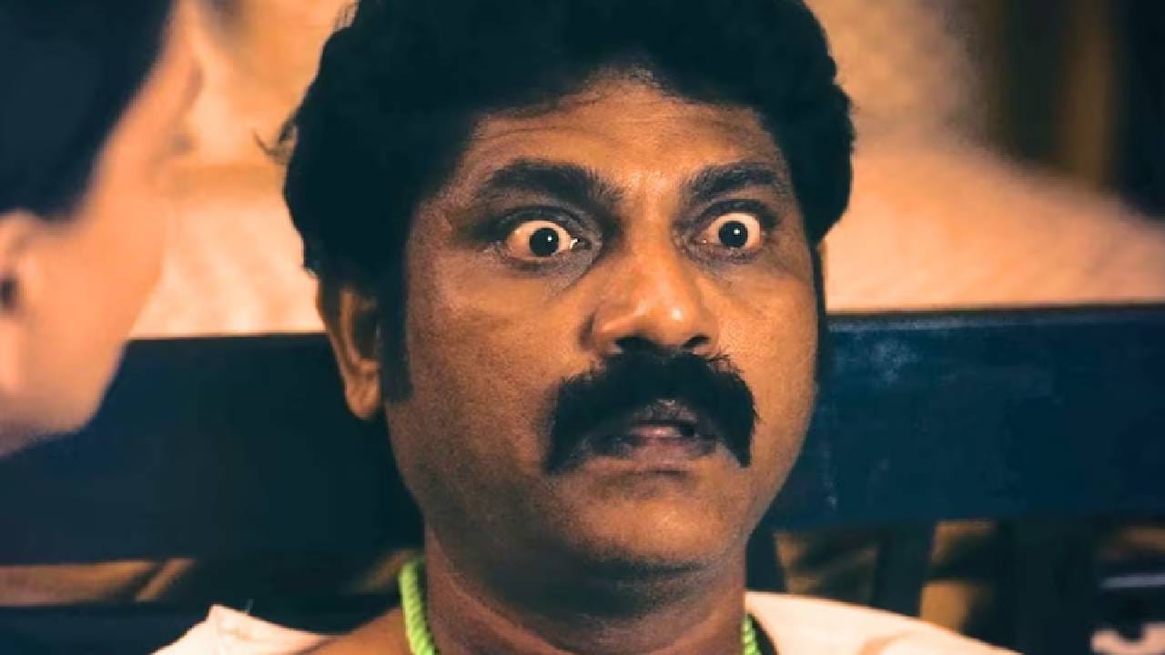 आजकाल लोकांमध्ये क्राईम-थ्रिलर आणि सस्पेन्सने भरलेल्या कंटेंटचा जबरदस्त क्रेझ दिसून येत आहे. विशेषतः जेव्हापासून ओटीटी प्लॅटफॉर्मवर अशा प्रकारच्या सीरीज स्ट्रीम होऊ लागल्या आहेत. लोकांना आता अशा कहाण्या पाहायला आवडतात ज्यात जबरदस्त कथा आणि ट्विस्ट असतात. तसेच क्लायमॅक्स मन हेलावून टाकतात. जर तुम्हीही अशा प्रकारच्या थरारक कहाणी किंवा सीरीज शोधत असाल, तर ही बातमी तुमच्यासाठीच आहे. आज आपण अशा एका तगडी सीरीजबद्दल सांगणार आहोत, जी तुमच्या अंगावर काटा आणेल आणि तुम्हाला विचार करायला भाग पाडेल...