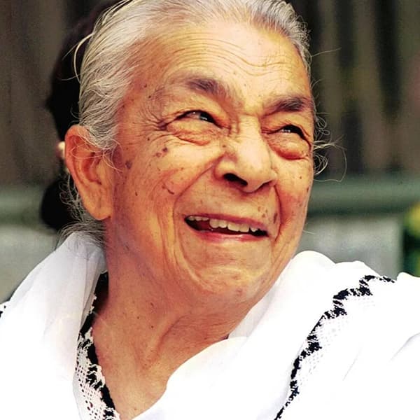 फिल्म इंडस्ट्रीत जोहरा सेहगल यांचं नाव मोठ्या सन्मानाने घेतलं जातं. जोहरा सेहगल यांनी अनेक भाषातील चित्रपटांमध्ये काम केलं आहे. त्यांचं जवळपास सात दशकांचं करियर राहिलं आहे.